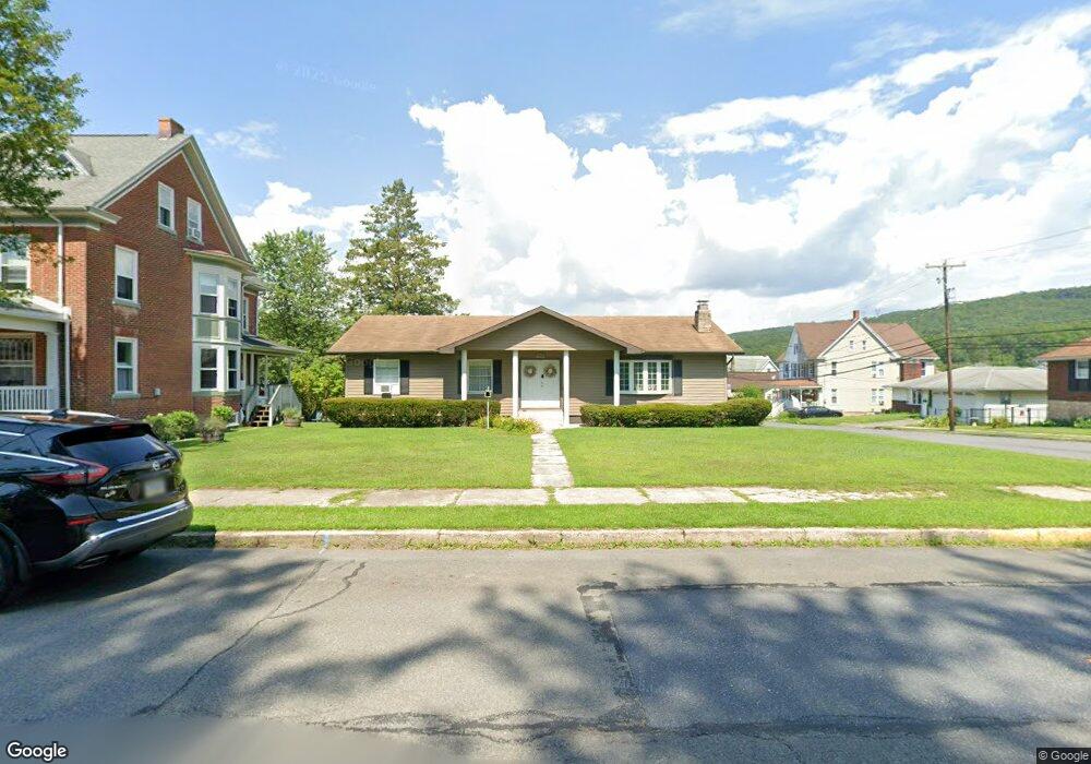 929 Center St, Jim Thorpe, PA 18229 - photo 1