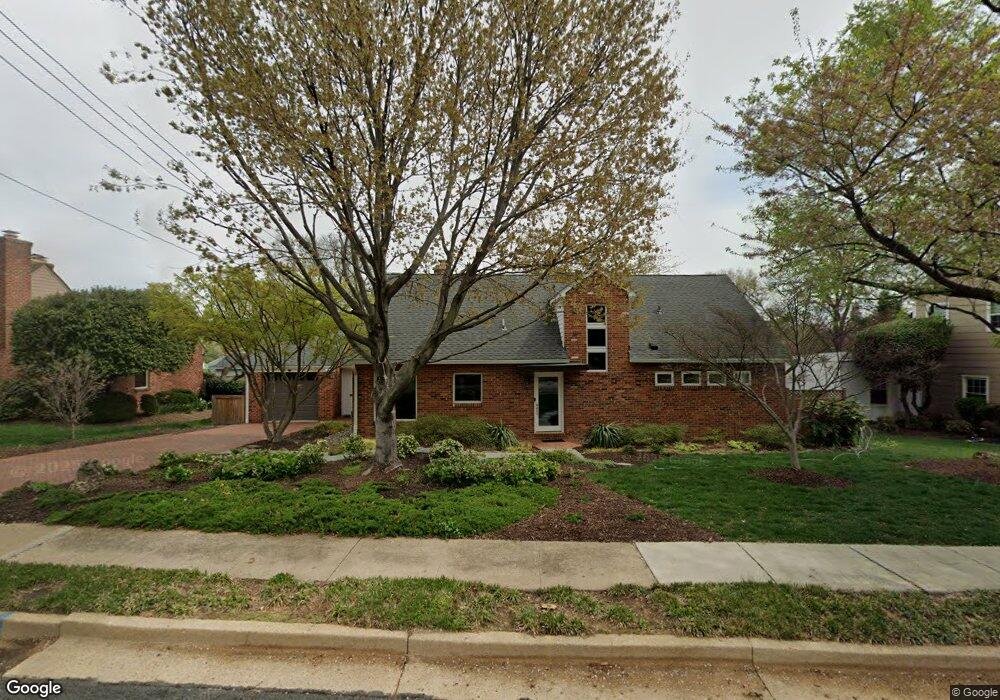 313 Crown View Dr, Alexandria, VA 22314 - photo 1