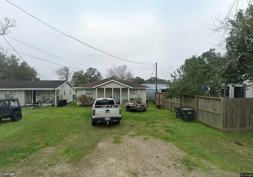613 S Douglas St, Alvin, TX 77511 - photo 1