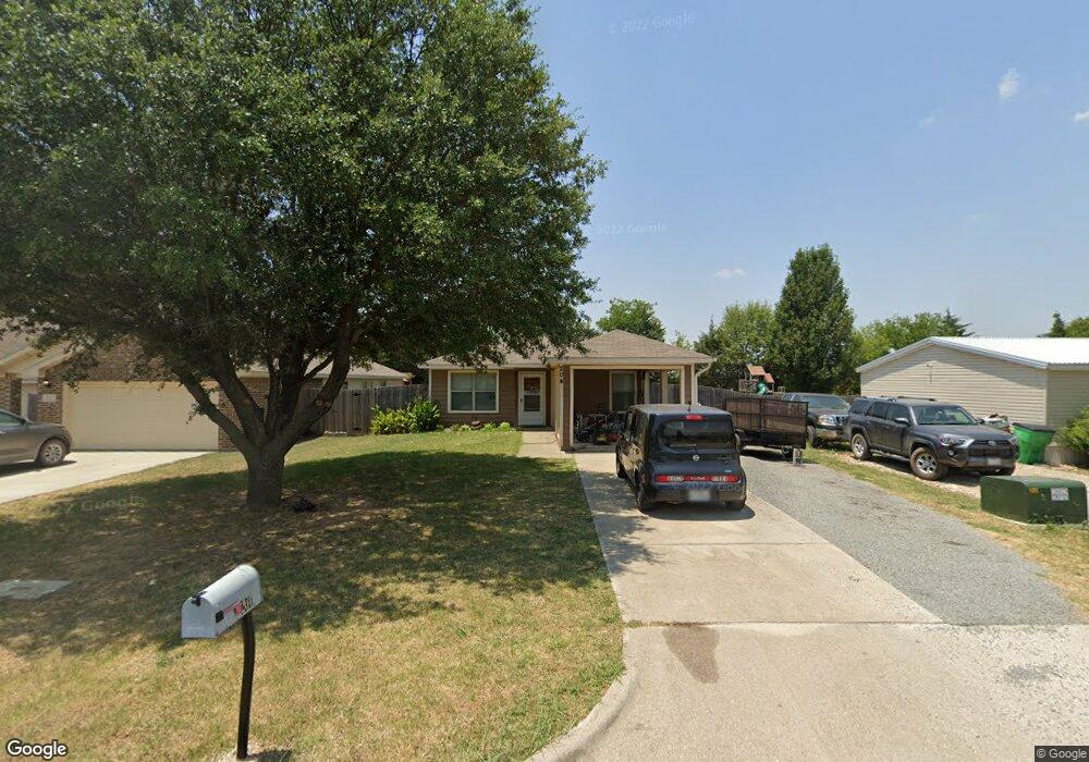 204 Candlewood Cir, Gainesville, TX 76240 - photo 1