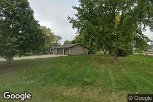 465 N 6th St, Sheffield, IA 50475