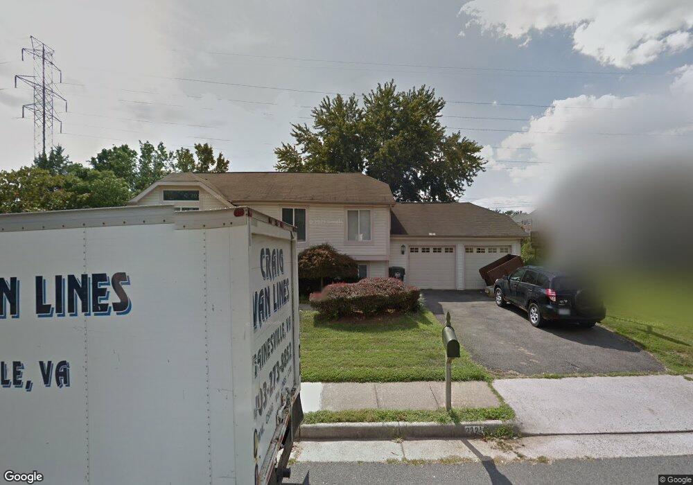 22216 Stablehouse Dr, Sterling, VA 20164 - photo 1