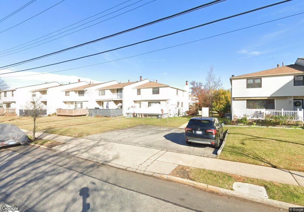 451 Willow Rd E unit 1, Staten Island, NY 10314 - photo 1
