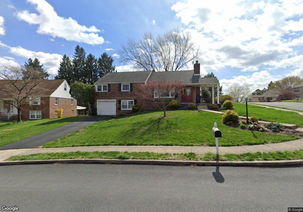4010 Crestline Dr, Reading, PA 19606 - photo 1