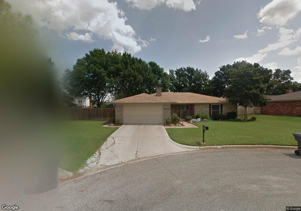 1204 Holly St, Ardmore, OK 73401 - photo 1