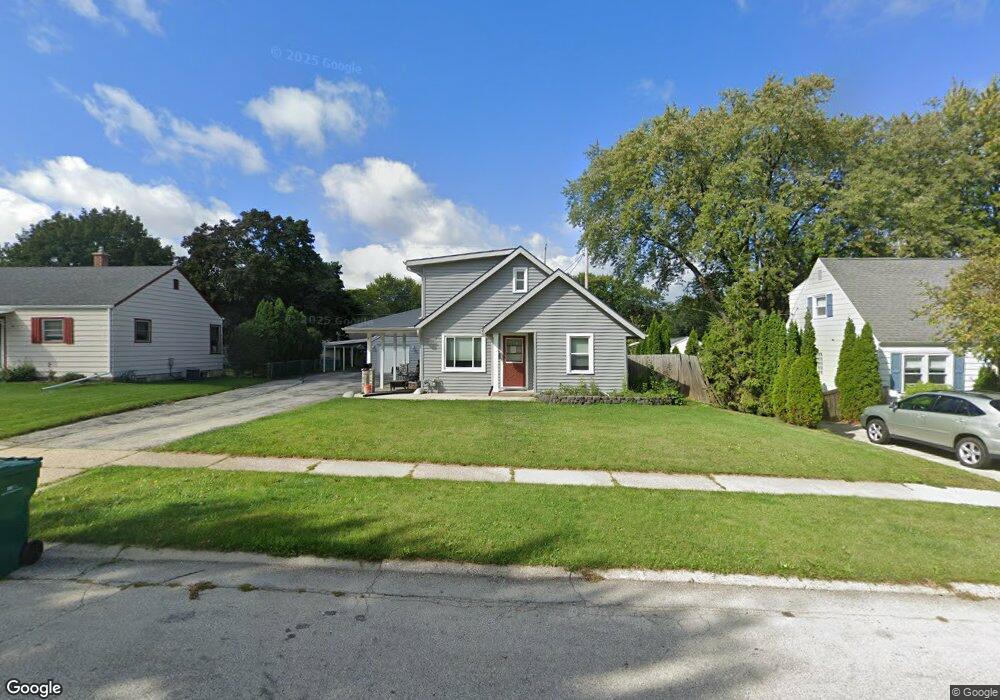 W165N8597 Dardis Ave, Menomonee Falls, WI 53051 - photo 1