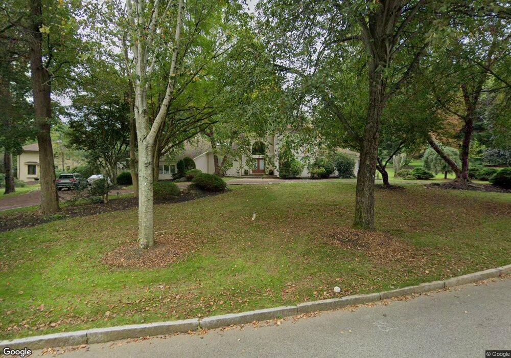 855 Roscommon Rd, Bryn Mawr, PA 19010 - photo 1