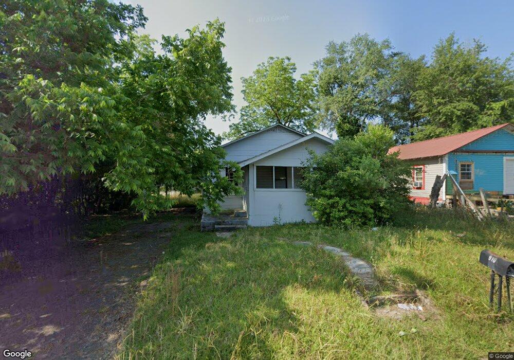 910 7th Ave SE, Moultrie, GA 31768 - photo 1