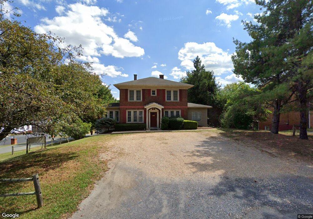 8 Montgomery Rd, Staunton, VA 24401 - photo 1