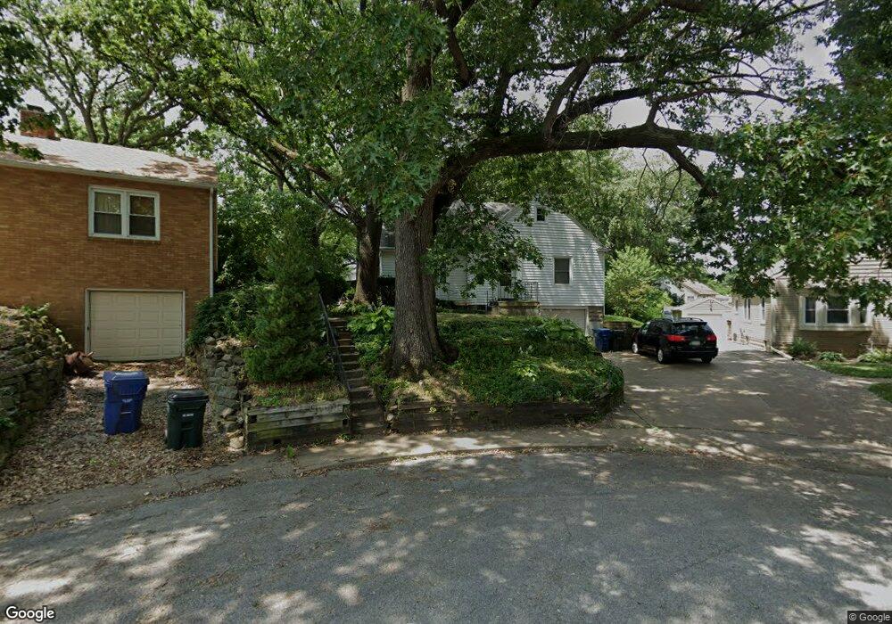 1528 Fulton Ct, Davenport, IA 52803 - photo 1