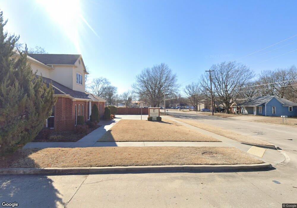 273 W Claremore St, Claremore, OK 74017 - photo 1
