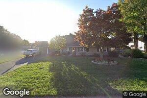 11 Fallenrock Rd, Levittown, PA 19056