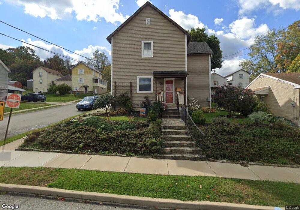 501 Emerson St, Vandergrift, PA 15690 - photo 1