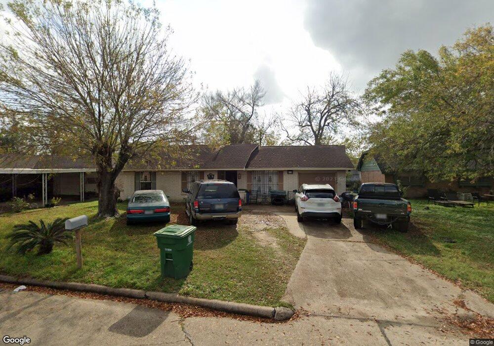 1335 Diplomat Way, Houston, TX 77088 - photo 1