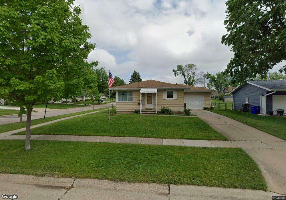 32 25th Ave SW, Cedar Rapids, IA 52404 - photo 1