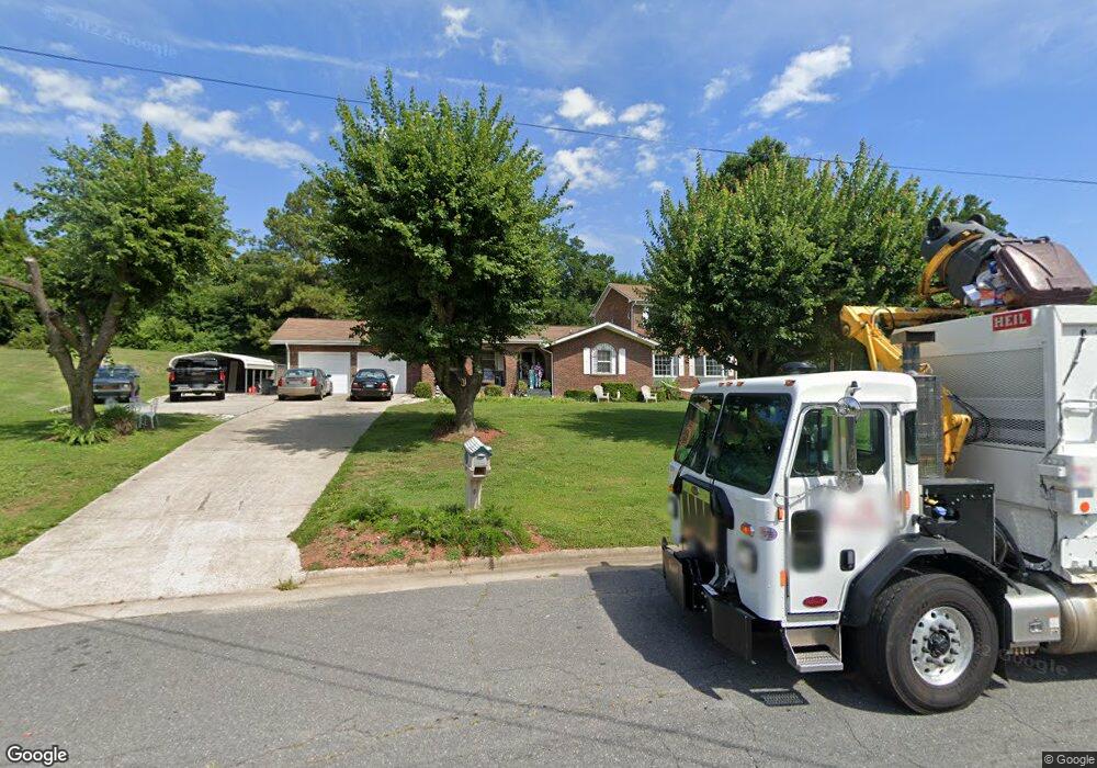 508 Staples St, Reidsville, NC 27320 - photo 1