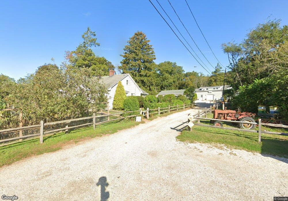 5 Castleview Ct, Huntington, NY 11743 - photo 1