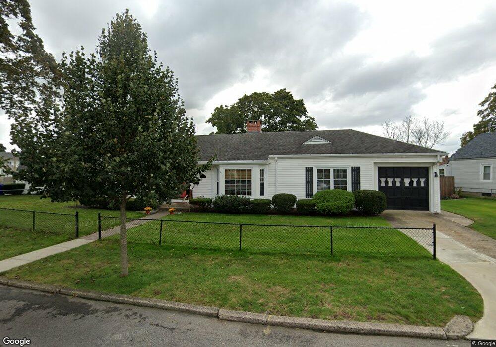 145 Crescent Rd, Pawtucket, RI 02861 - photo 1