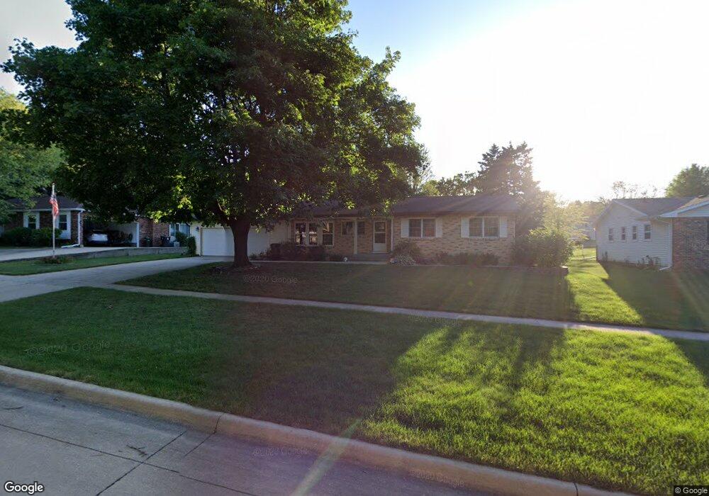 510 Oak Park Blvd, Cedar Falls, IA 50613 - photo 1