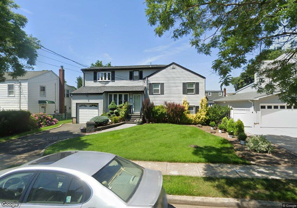 186 S Bay Ave, Freeport, NY 11520 - photo 1