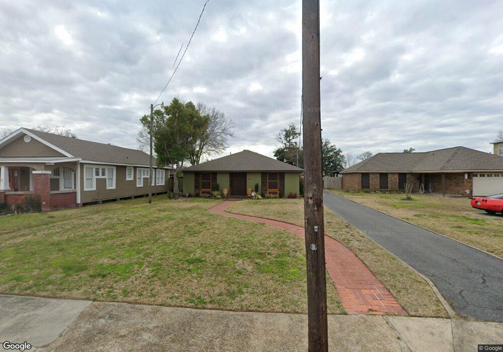 630 Iris St, Lake Charles, LA 70601 - photo 1