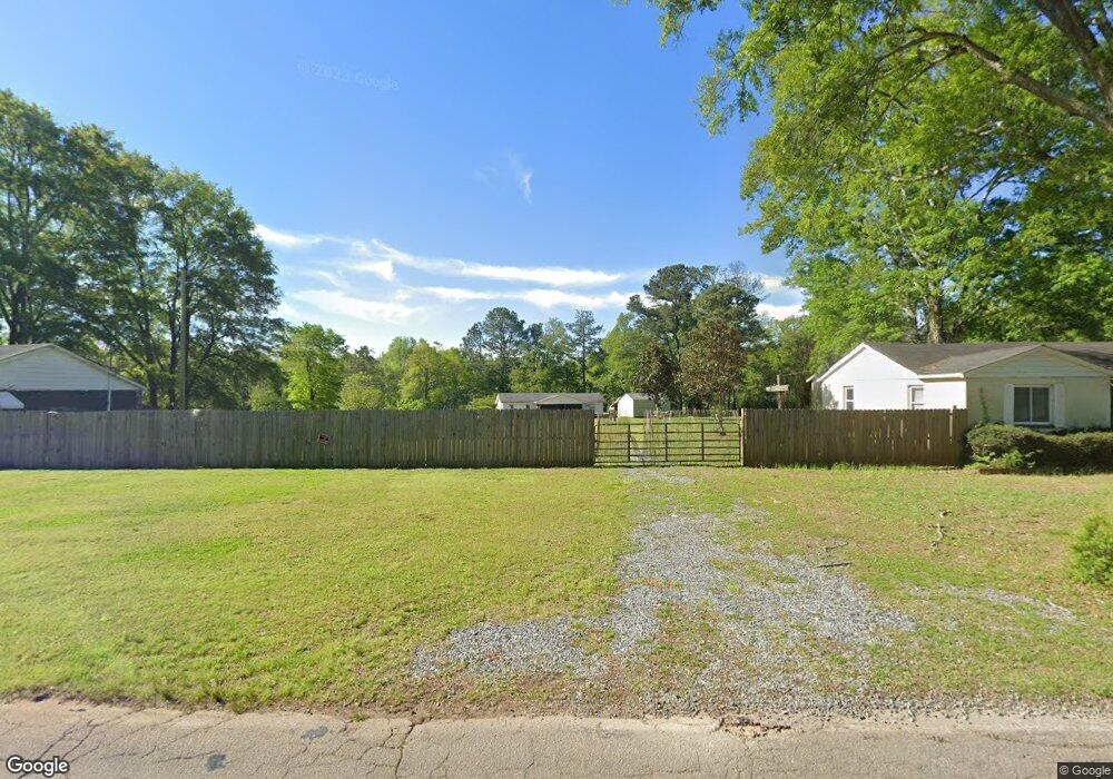 302 Grove St, Barnesville, GA 30204 - photo 1
