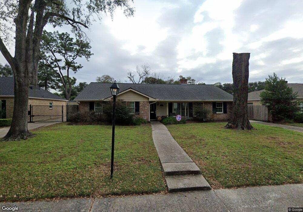 10015 Inwood Dr, Houston, TX 77042 - photo 1