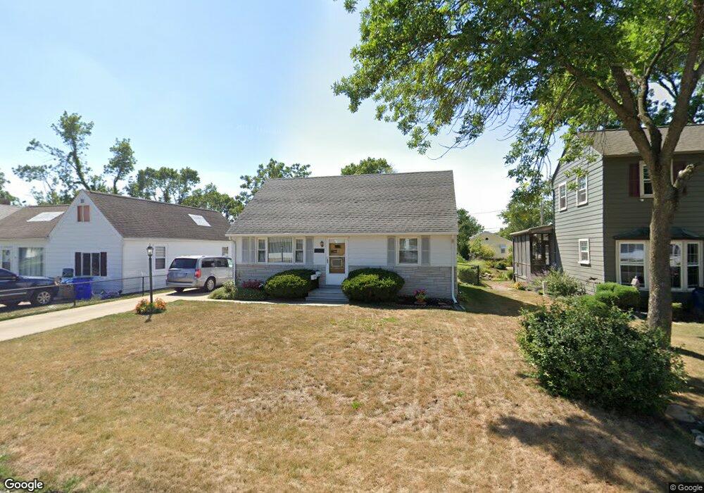 2042 Eastern Blvd SE, Cedar Rapids, IA 52403 - photo 1