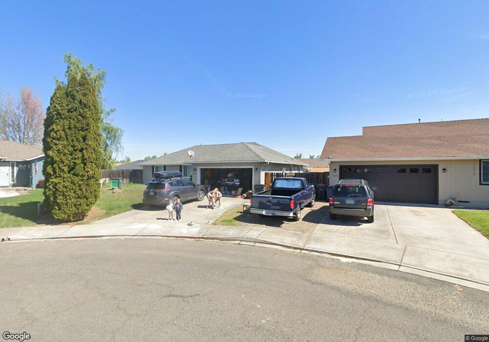 1230 Daisy Cir unit 20, Central Point, OR 97502 - photo 1