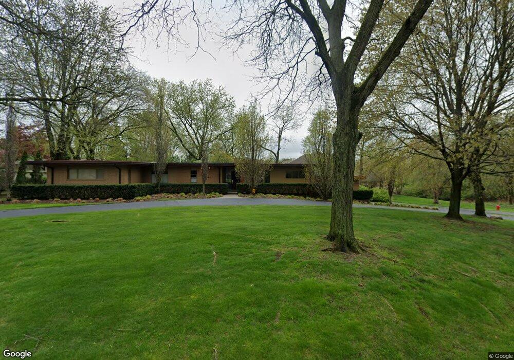 3350 Greentree Rd, Bloomfield Hills, MI 48304 - photo 1