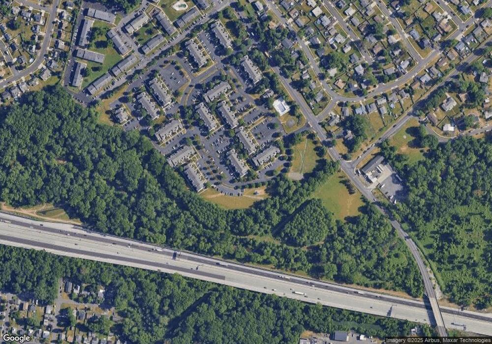 102 Pamela Ct unit 601, Levittown, PA 19057 - photo 1