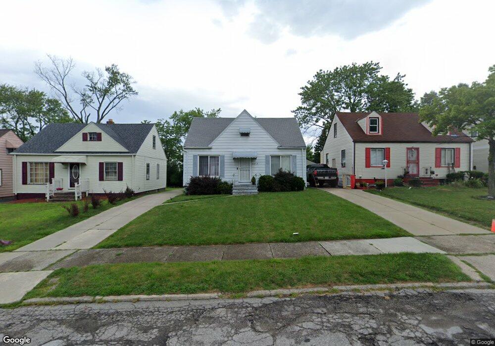 20919 Hansen Rd, Maple Heights, OH 44137 - photo 1