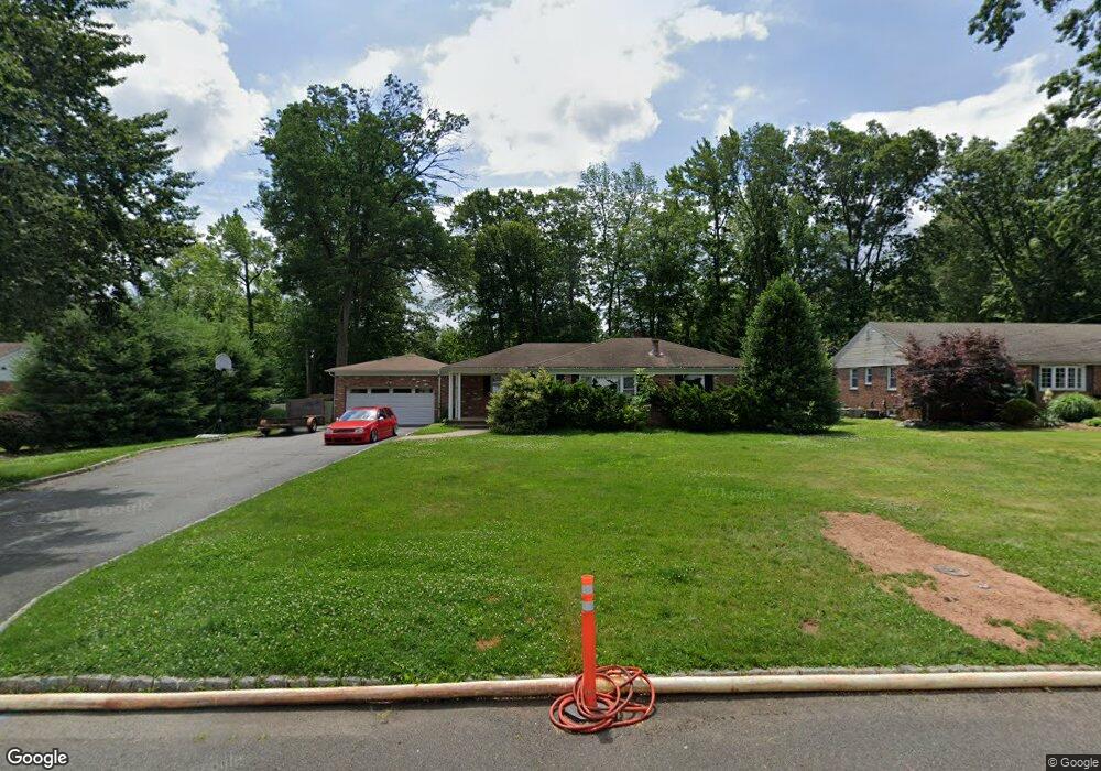 275 Laurel Ln, Clark, NJ 07066 - photo 1