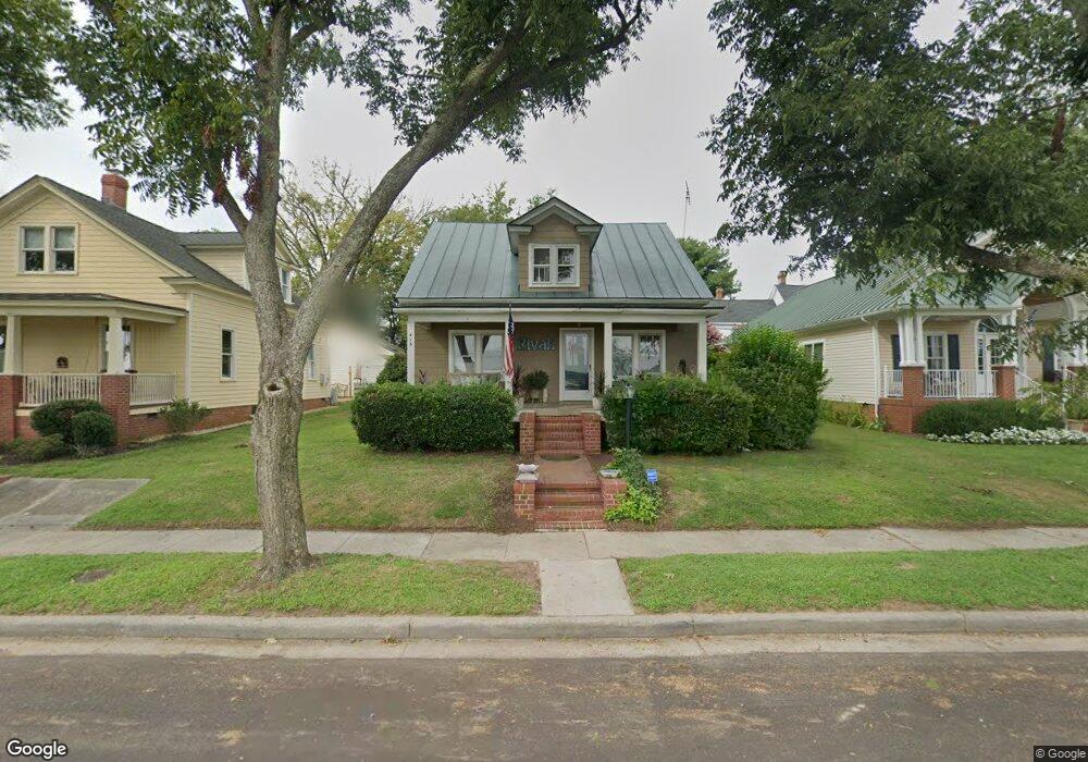 415 Lee St, West Point, VA 23181 - photo 1