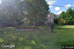 9424 Rosehill Dr, Bethesda, MD 20817