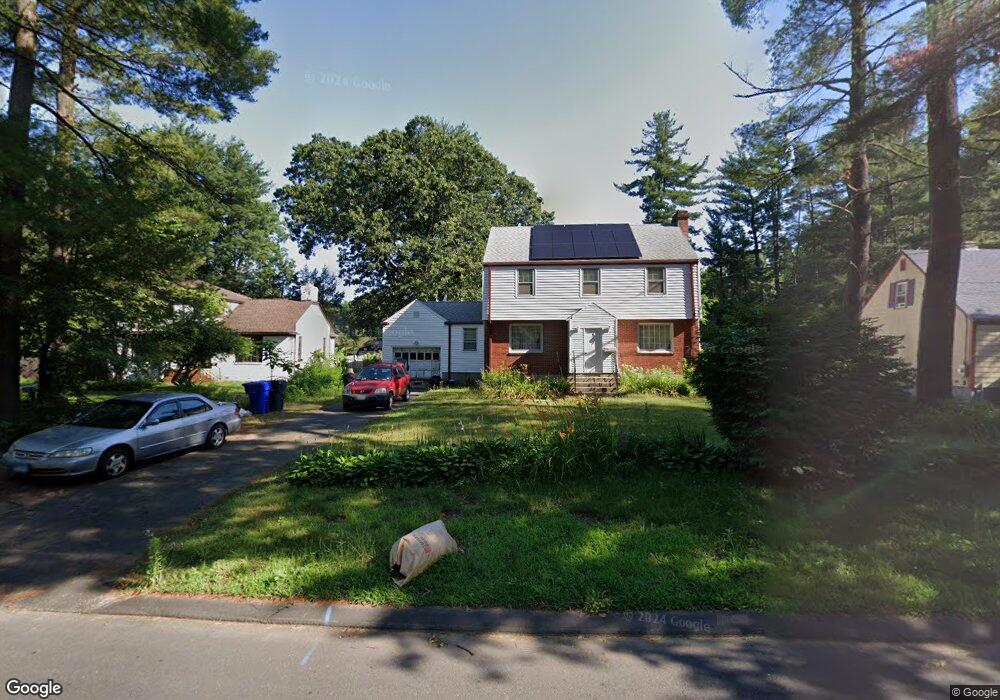 8 Pine Grove Rd, Bloomfield, CT 06002 - photo 1