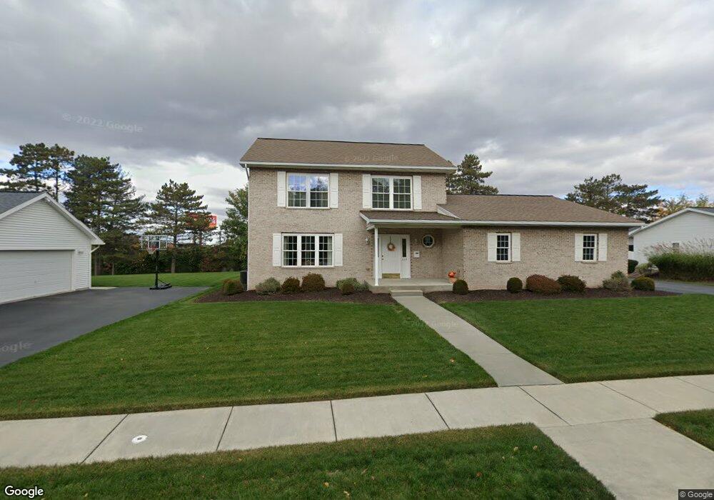 265 Swinnick Dr, Dunmore, PA 18512 - photo 1