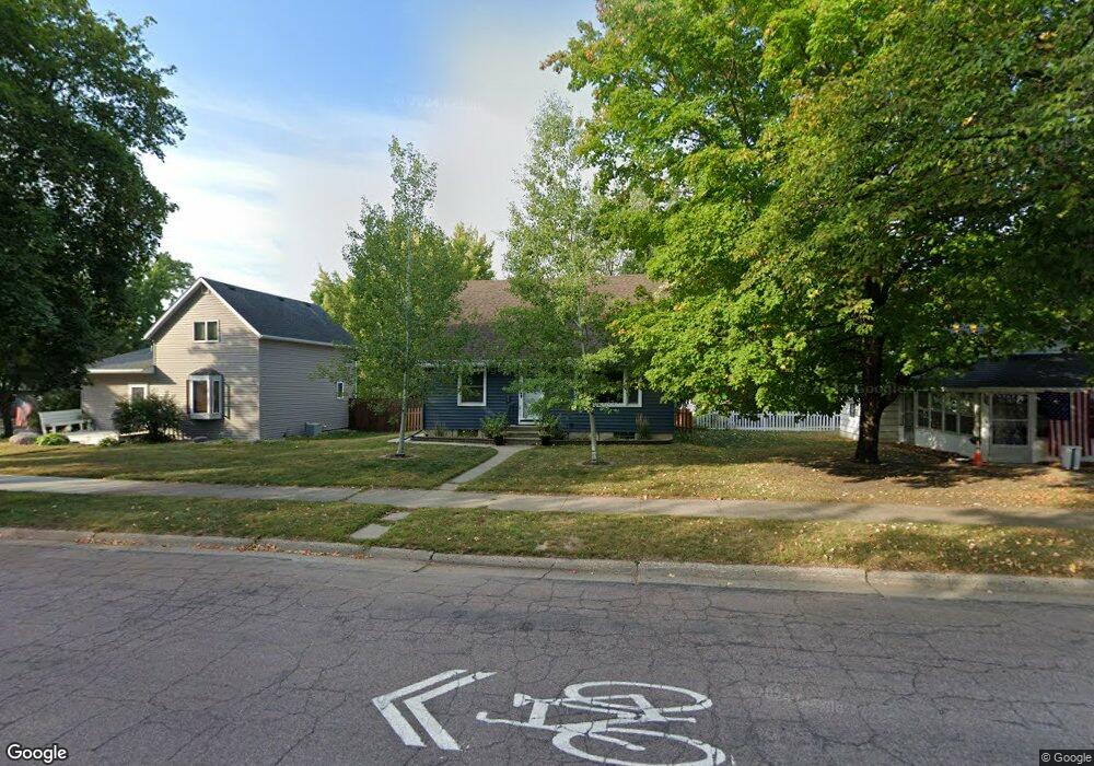 411 N Payne St, New Ulm, MN 56073 - photo 1