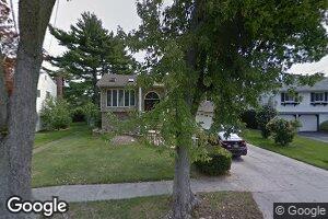 20 Dunhill Rd, New Hyde Park, NY 11040