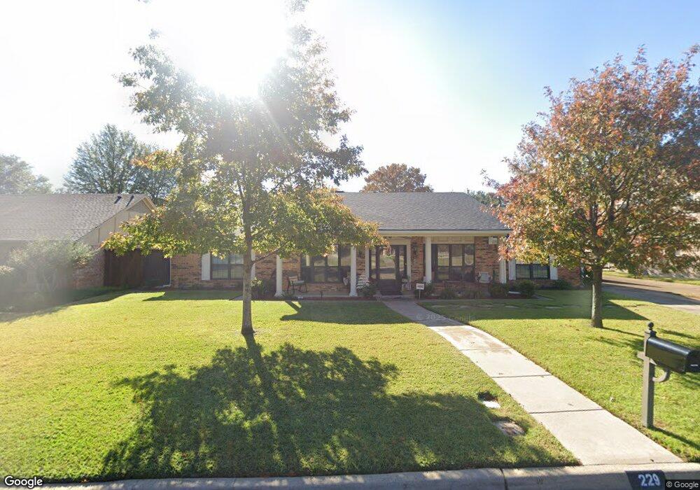 229 W Louella Dr, Hurst, TX 76054 - photo 1