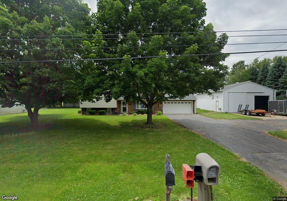 435 Elizabeth Dr, Owosso, MI 48867 - photo 1