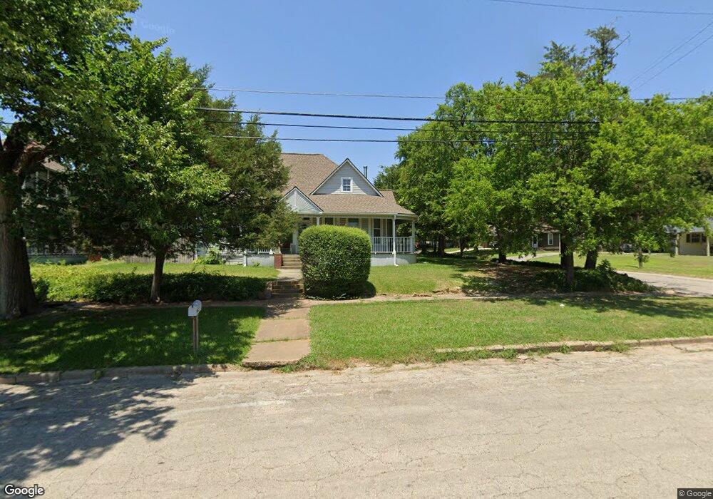 702 W 5th St, Bonham, TX 75418 - photo 1