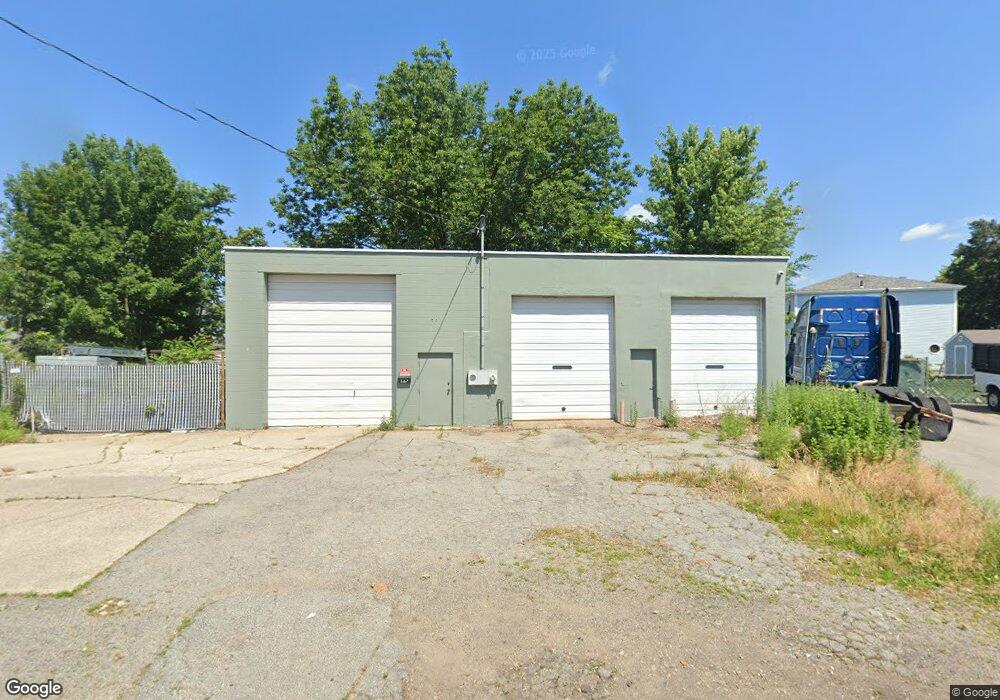 284 Kenyon Ave, Pawtucket, RI 02861 - photo 1