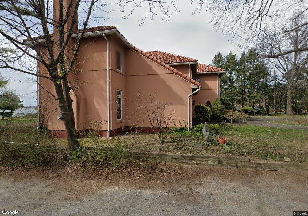 4 South Ct, Port Washington, NY 11050 - photo 1