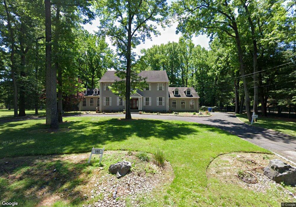 352 Middlesex Ave, Colonia, NJ 07067 - photo 1