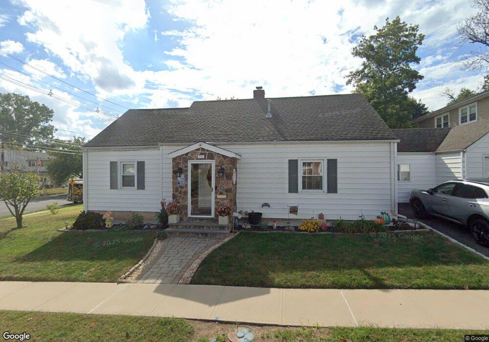 436 Twin Oaks Rd, Union, NJ 07083 - photo 1