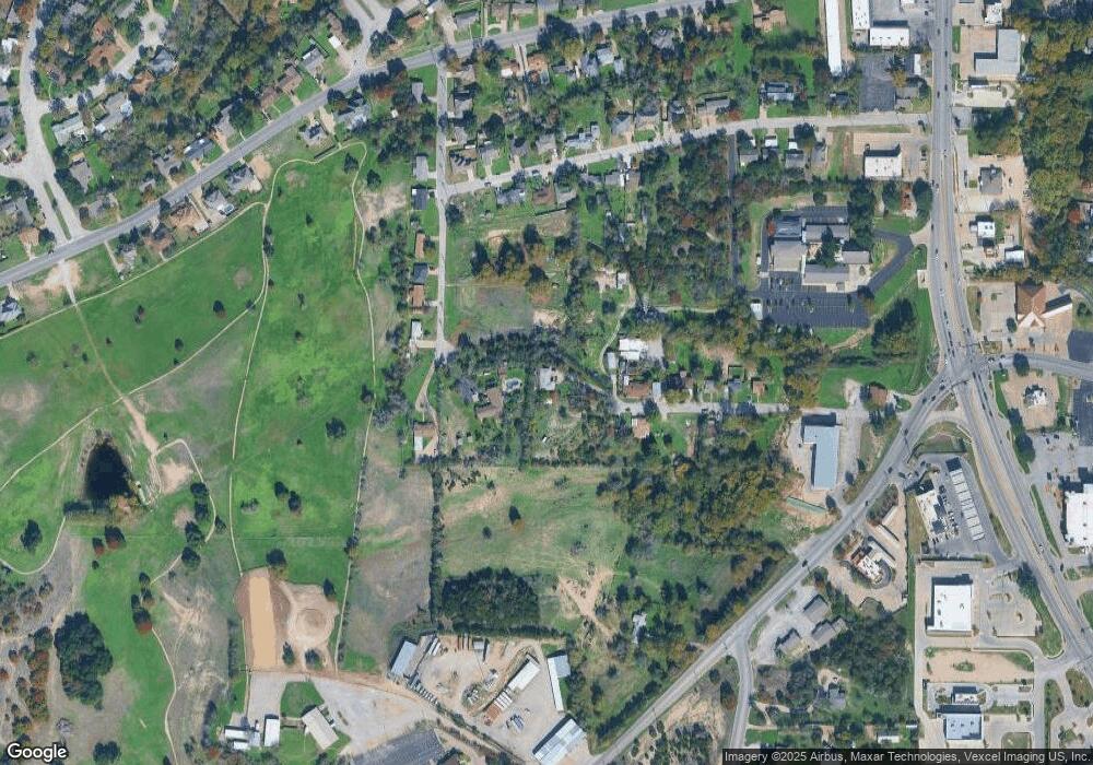 208 Wiggs Ln, Weatherford, TX 76086 - photo 1