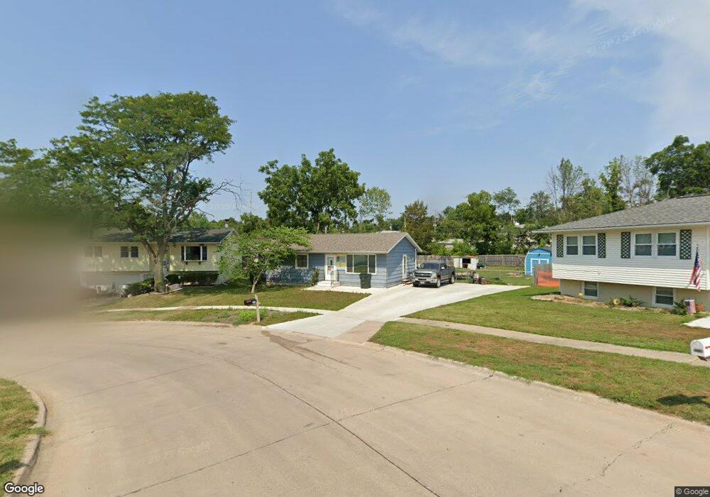 3240 Elaine Dr NW, Cedar Rapids, IA 52405 - photo 1