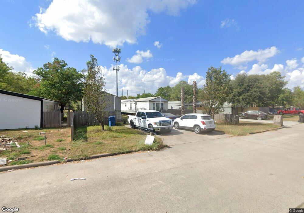 7807 Bayou Forest Dr, Houston, TX 77088 - photo 1