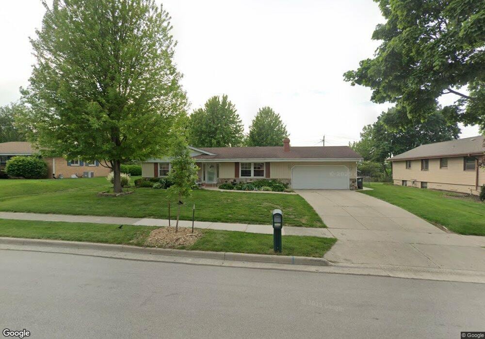 1950 Sunnyside Dr, Waukesha, WI 53186 - photo 1